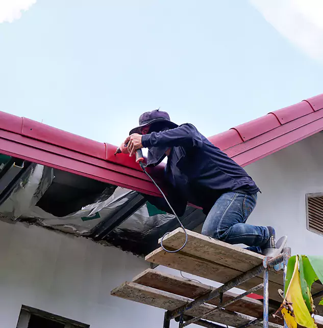 Expert Gutter and Roof Repair: Keeping Lakewood Properties Dry and Protected