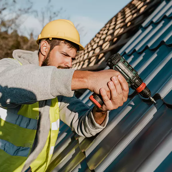 Why Lakewood Property Owners Choose Lakewood Roofing Pro for Metal Roof Replacement?